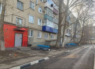 Продаю 3-ком. квартиру, 60 м2, Ершов, улица Космонавтов, 11