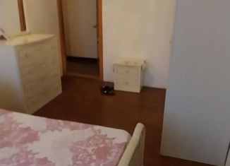 Продаю трехкомнатную квартиру, 68 м2, Грозный, 2-й микрорайон, проспект Мохаммеда Али, 5