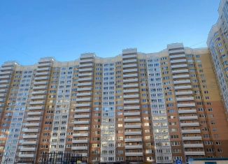 Продам трехкомнатную квартиру, 72.8 м2, Москва, Синявинская улица, 11к16