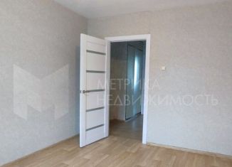 Продается трехкомнатная квартира, 65 м2, Тюмень, проезд Стахановцев, 1