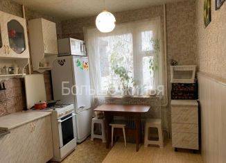 Четырехкомнатная квартира на продажу, 80 м2, Волгоградская область, Казахская улица, 8