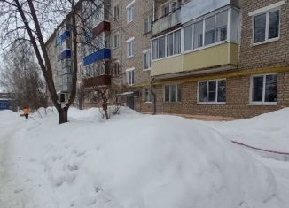 Продам 3-комнатную квартиру, 58 м2, Вятские Поляны, улица Урицкого, 51