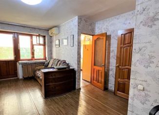 Продается 2-комнатная квартира, 45.2 м2, Волгоград, улица Голубятникова, 11