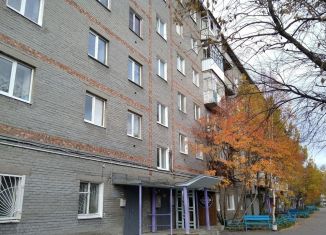 Сдам в аренду 2-комнатную квартиру, 45 м2, Мончегорск, улица Бредова, 15