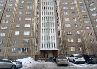 Продам 2-комнатную квартиру, 57.3 м2, Мурманск, улица Шмидта, 4