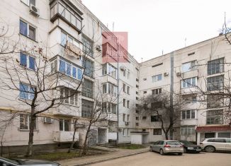 Продам 3-ком. квартиру, 69.4 м2, Севастополь, улица Тараса Шевченко, 48