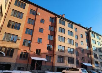 Продается 3-ком. квартира, 90 м2, Владикавказ, улица Курсантов-Кировцев, 29к1