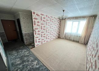 Сдается в аренду трехкомнатная квартира, 56 м2, Свердловская область, проспект Ильича, 7