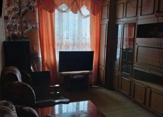 Продается 3-комнатная квартира, 52 м2, Михайлов, улица Лавренёва, 2