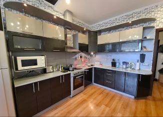 Продажа 2-комнатной квартиры, 78 м2, Кемерово, улица Марковцева, 10