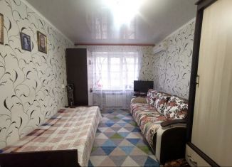 Продается 2-ком. квартира, 34.7 м2, Астрахань, улица Димитрова, 11