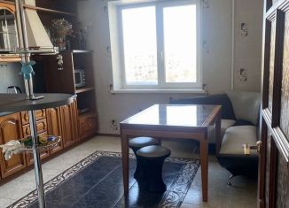 Продаю 4-комнатную квартиру, 81.2 м2, Тольятти, улица 70 лет Октября, 9