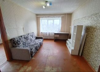 Сдаю двухкомнатную квартиру, 45 м2, Луга, Киевская улица, 72