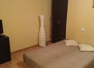 Сдам 1-ком. квартиру, 30 м2, Новосибирск, улица Гоголя, 19, метро Сибирская