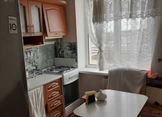 Аренда 2-ком. квартиры, 51 м2, Евпатория, улица имени 60-летия Октября, 18