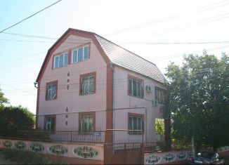 Сдаю дом, 256 м2, посёлок городского типа Молодёжное, Виноградная улица