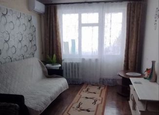 Сдам 1-ком. квартиру, 34.5 м2, Керчь, улица Генерала Петрова, 2