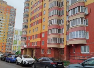 Продажа 3-ком. квартиры, 79.8 м2, Курск, проспект Анатолия Дериглазова, 71