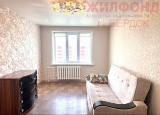 Сдаю в аренду 1-ком. квартиру, 38 м2, Бердск, улица Рогачева, 18