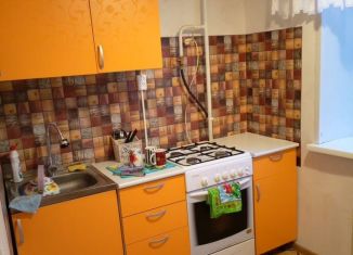 Сдача в аренду 2-ком. квартиры, 45 м2, Тихвин, 1-й микрорайон, 15