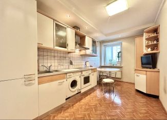 Продажа 3-комнатной квартиры, 68 м2, Красноярск, улица Александра Матросова, 4, Свердловский район