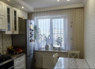 Продам 3-комнатную квартиру, 68 м2, Казань, проспект Ямашева, 88, Ново-Савиновский район