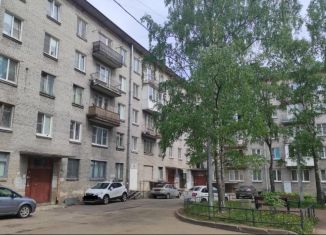 Продается 1-комнатная квартира, 30.4 м2, Санкт-Петербург, Широкая улица, 2/5