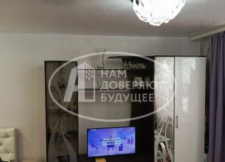 Продаю 1-ком. квартиру, 32 м2, Глазов, улица Кирова, 114