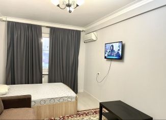 Сдаю в аренду 1-комнатную квартиру, 40 м2, Махачкала, улица Бейбулатова, 4