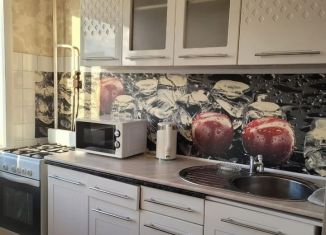 Сдается 2-ком. квартира, 55 м2, Ленинградская область, Большая Советская улица, 46