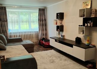 Продается 2-комнатная квартира, 49.2 м2, Магнитогорск, улица Советской Армии, 35