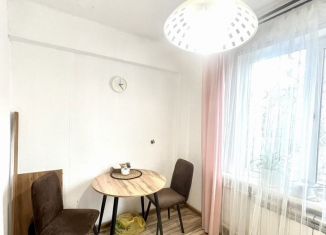 Продаю 1-ком. квартиру, 35 м2, Улан-Удэ, улица Цыбикова, 4