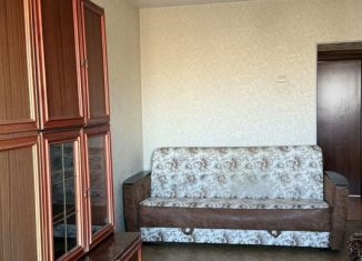 Сдаю 1-комнатную квартиру, 35 м2, Чебоксары, улица 50 лет Октября, 26