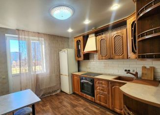 Сдам в аренду 1-ком. квартиру, 42 м2, Энгельс, улица Пушкина, 85