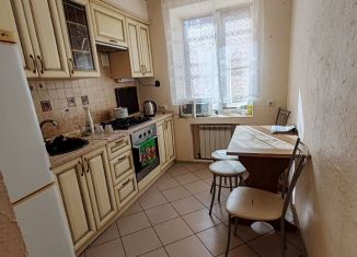 Сдается трехкомнатная квартира, 70 м2, Кстово, Школьная улица, 8
