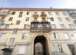 Продается двухкомнатная квартира, 59.8 м2, Челябинская область, улица Калинина, 21