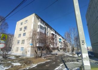 Продаю 1-ком. квартиру, 30.8 м2, Серов, улица Луначарского, 88