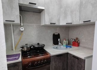 Сдается в аренду 2-ком. квартира, 48 м2, Луга, улица Красной Артиллерии, 30