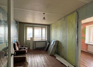 Продаю 2-ком. квартиру, 40 м2, Кукмор, улица Нур Баяна