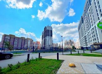 Продается 2-ком. квартира, 51 м2, Тюмень, улица Новосёлов, 107, ЖК Москва