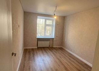 Продается трехкомнатная квартира, 60 м2, Казань, улица Серова, 19