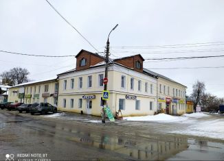 Сдаю торговую площадь, 180 м2, Торжок, улица Степана Разина, 2-4