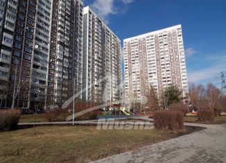 Продажа 2-комнатной квартиры, 58.5 м2, Москва, Старобитцевская улица, 17к2, метро Лесопарковая