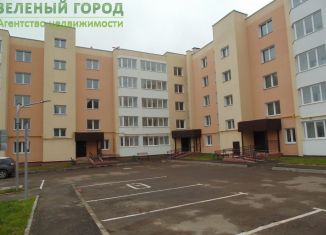 Продажа 2-комнатной квартиры, 82 м2, Высоковск, улица Ленина, 4