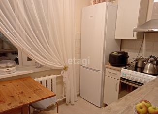 Продаю двухкомнатную квартиру, 43 м2, Тюменская область, Военная улица, 27