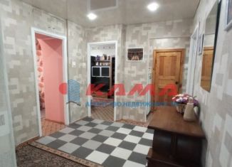 Продам 4-комнатную квартиру, 76 м2, Набережные Челны, улица Комарова, 11