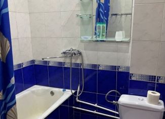 Сдается в аренду однокомнатная квартира, 40 м2, Махачкала, проспект Петра I, 83