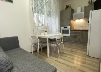 Продаю 1-ком. квартиру, 40 м2, Верхняя Пышма, ЖК Юность, улица Орджоникидзе, 1