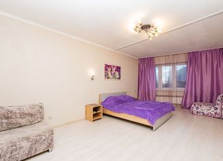 Сдается 2-комнатная квартира, 80 м2, Екатеринбург, улица Белинского, 222