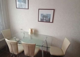 Сдам трехкомнатную квартиру, 65 м2, Абакан, проспект Дружбы Народов, 27